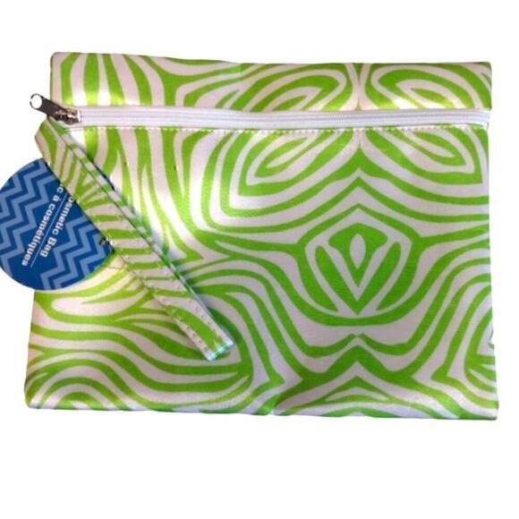 Kid's Fashion Press on Nails and Cosmetic Bag - Picture 2 of 5